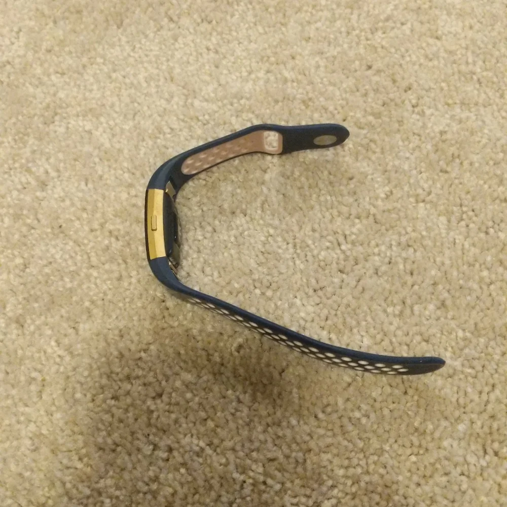 Pair of 2 Fitbits